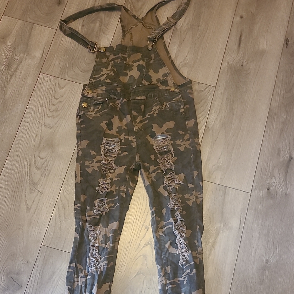 Camouflage Distressed Women's Overalls